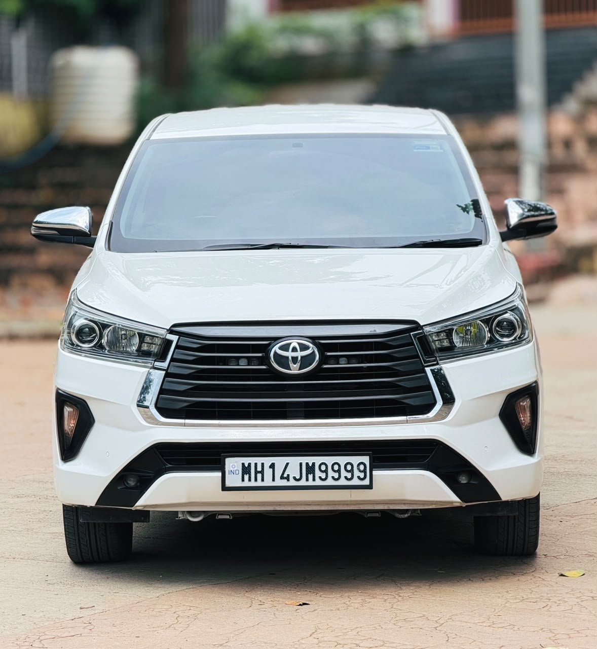 Innova Crysta 2.4 Z